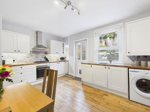 Kitchen- click for photo gallery